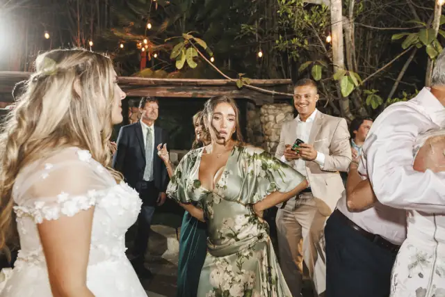 Stephanie and Lontez wedding at Botanica in Oceanside — Sun through the foliage, photograph 8