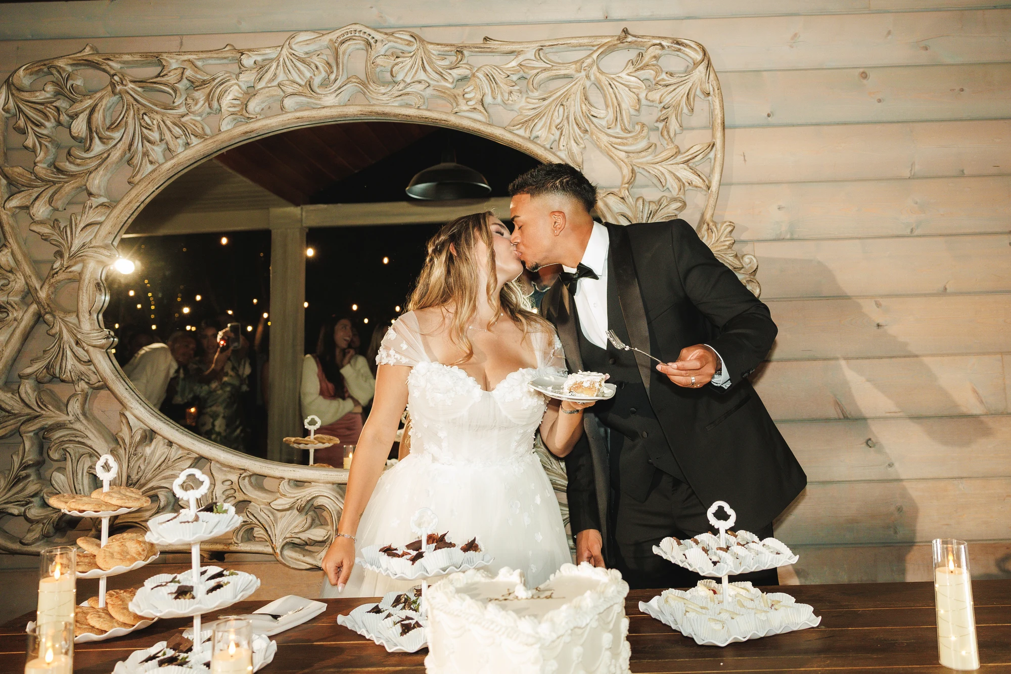 Stephanie and Lontez wedding at Botanica in Oceanside — Sun through the foliage, photograph 5